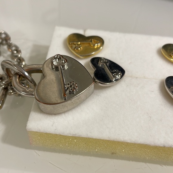 Authentic Tory Burch set : - Picture 8 of 8